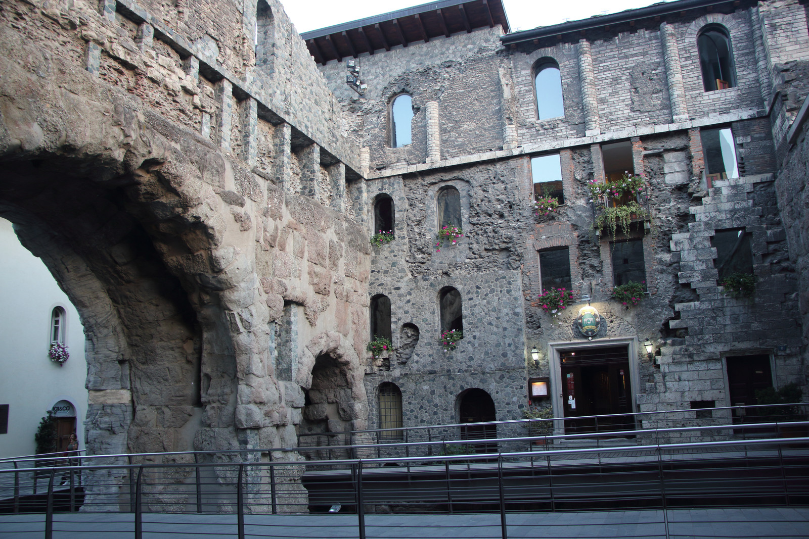 Borgogna 106